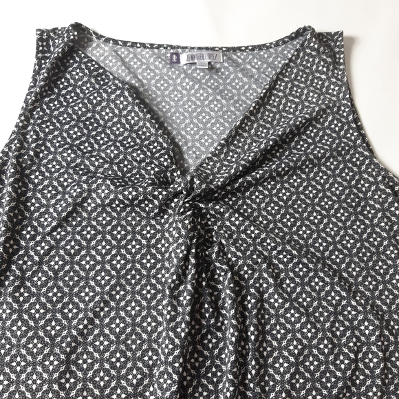 Jennifer Lopez Twist Front Sleeveless Tank Top - Picture 2 of 7